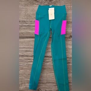 Womens BNWT Fabletics Leggings Large